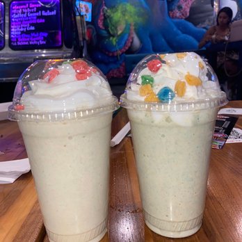 Brgr Stop - Fruit loops and captain crunch berry shakes - American Near Me - Fort Lauderdale, Florida