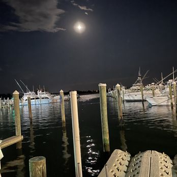 Waypoint 622 - Full moon - Bars Near Me - Brielle, New Jersey