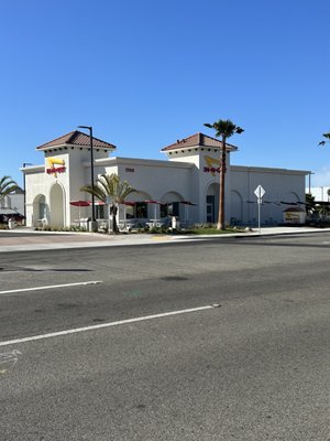 In-N-Out Burger by null