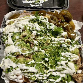 Los Trompos Taqueria - Chicken nachos - Tacos Near Me - Long Beach, California Los Trompos Taqueria - Chicken nachos - Tacos Near Me - Long Beach, California