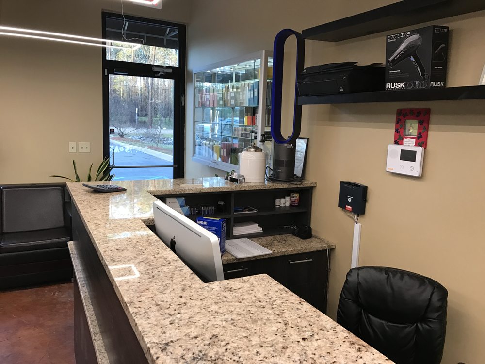 LOUIS & ANNIE SALON Updated June 2024 18 Reviews 655 Lake Harbour