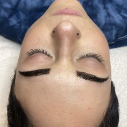 Secret Beauty by Alex - Henna is a natural and great way to enhance you brows.