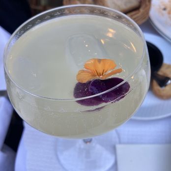 Les Deux Palais - Gin cocktail - Brasseries Near Me - Paris, 75