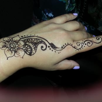 Elegant Henna Tattoos - Done within minutes! - Henna Artists Near Me Elegant Henna Tattoos - Done within minutes! - Henna Artists Near Me