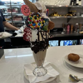 Elm Street Diner - Diners Near Me - Stamford, Connecticut