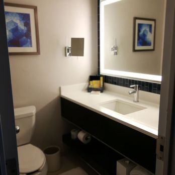 The Royal Sonesta Boston - Bathroom - Hotels Near Me - Cambridge, Massachusetts The Royal Sonesta Boston - Bathroom - Hotels Near Me - Cambridge, Massachusetts