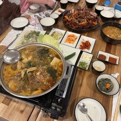 Jokbal Night Market - Jokbal + Gamjatang combo
