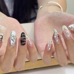 Elegant Nail Salon