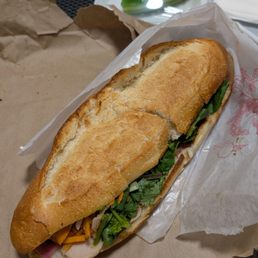 #1 Pate ham BBQ pork bánh mi