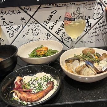 L'Avant Comptoir - Grilled Squid, Green Beans, and Oysters&Clams stew - Tapas Bars Near Me - Paris, 75