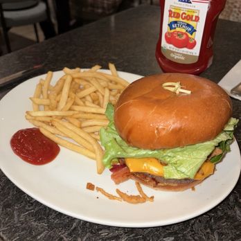 Marmalade Cafe - Smokey BBQ Bacon Cheeseburger - New American Near Me - Los Angeles, California Marmalade Cafe - Smokey BBQ Bacon Cheeseburger - New American Near Me - Los Angeles, California