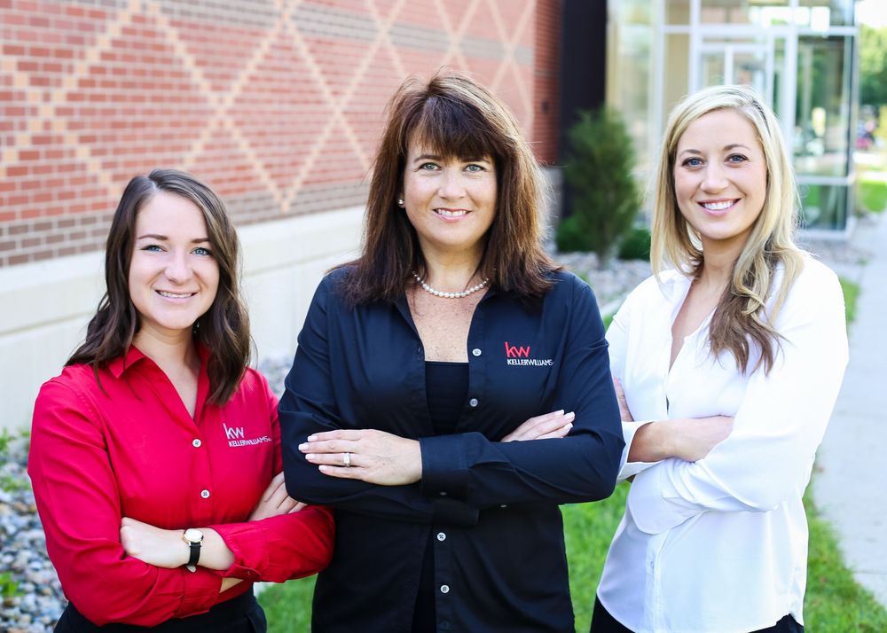 ERIN RUNDALL KELLER WILLIAMS REALTY Updated May 2024 11 Photos