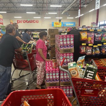 Grocery Outlet - Grocery Near Me - Clovis, California