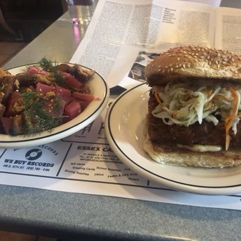 Superiority Burger - Tofu-fried tofu and beet salad - Vegetarian Near Me - New York, New York Superiority Burger - Tofu-fried tofu and beet salad - Vegetarian Near Me - New York, New York