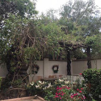 Florida Botanical Gardens - Gorgeous structure in corner of wedding garden - Botanical Gardens Near Me - Largo, Florida