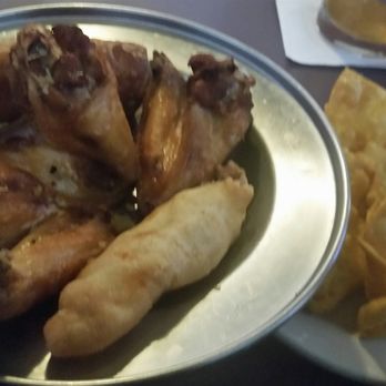 Chin's Garden Restaurant - Appetizer combo. Chicken wings, crab rangoon and an egg roll. - Chinese Near Me - Marlborough, Massachusetts