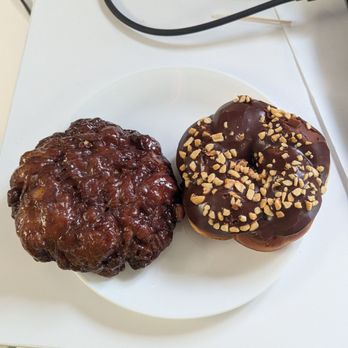 Maple Leaf Donuts - Fancy donuts - Donuts Near Me - Campbell, California