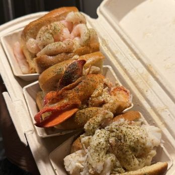 Luke's Lobster Back Bay - Seafood Flight - Seafood Near Me - Boston, Massachusetts