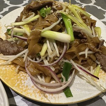 Pakwo’s Kitchen - Beef Chow Fun - Chinese Near Me - Santa Ana, California Pakwo’s Kitchen - Beef Chow Fun - Chinese Near Me - Santa Ana, California