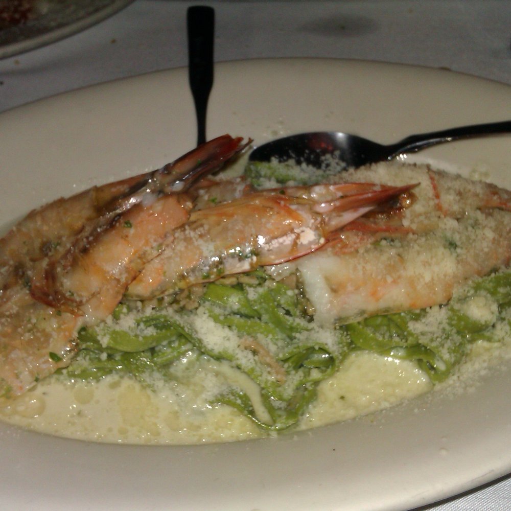 Cafe Tiramisu - Special Shrimp with Spinach Fettuccine in white clam sauce - Italian Near Me - Raleigh, North Carolina