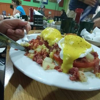 Sara's Kitchen - Irish benedict - Breakfast & Brunch Near Me - Palm Beach Gardens, Florida Sara's Kitchen - Irish benedict - Breakfast & Brunch Near Me - Palm Beach Gardens, Florida