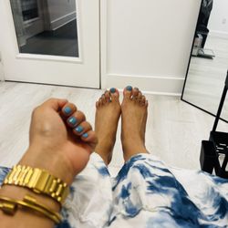 Natural Nail Theory - Dazzle dry mani pedi from the chair