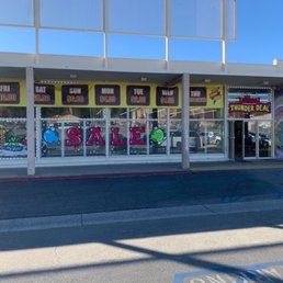 Exterior outside entrance of Banning Thunder Deals - Entrance to Banning Thunder Deals - Banning, California Exterior outside entrance of Banning Thunder Deals - Entrance to Banning Thunder Deals - Banning, California