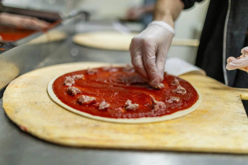Wayne's Pizza Logo