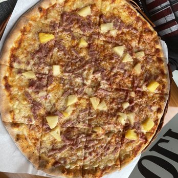 Napoli - Hawaiian Pizza Large thin crust very good. - Restaurants Near Me - Trondheim, 16