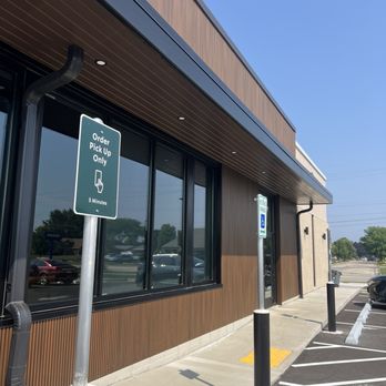 Starbucks - Coffee & Tea Near Me - Kenosha, Wisconsin Starbucks - Coffee & Tea Near Me - Kenosha, Wisconsin