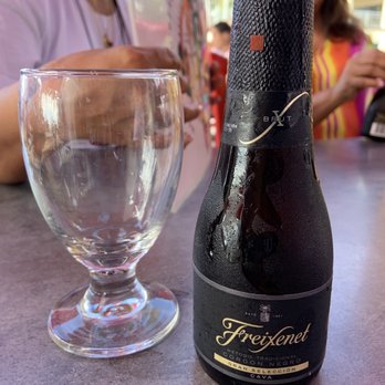Rocco's Pizza - Pizza Near Me - Hollywood, Florida
