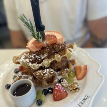 Sweet Maple - Chicken croffle - Breakfast & Brunch Near Me - Cupertino, California