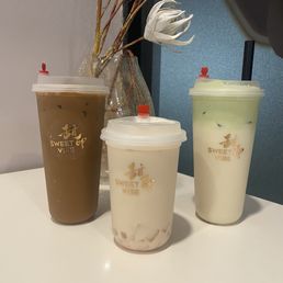 Uji Matcha Foam with Jasmine Milk Tea Traditional Vietnamese Iced Coffee Peach Oolong Milk Tea with Peach Jelly Uji Matcha Foam with Jasmine Milk Tea Traditional Vietnamese Iced Coffee Peach Oolong Milk Tea with Peach Jelly