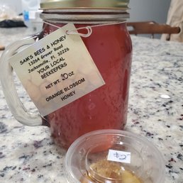 20oz orange blossom local honey and a wildflower honeycomb that I devoured before I took the pic hehe sorry! HIGHLY RECOMMEND