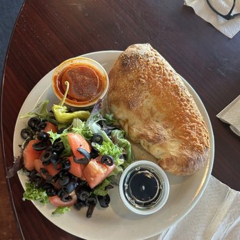 Idyllwild Pizza - Salad and calzone - Pizza Near Me - Idyllwild, California