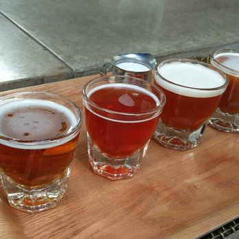 Smith Teamaker - Teas on tap flight - Yaupon, honeybush, Thai, nitro chai - Tea Rooms Near Me - Portland, Oregon Smith Teamaker - Teas on tap flight - Yaupon, honeybush, Thai, nitro chai - Tea Rooms Near Me - Portland, Oregon
