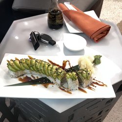 Posh Lounge - Sushi rolls