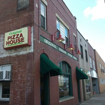 Pizza House - Store front as of 5/8/2017. - Pizza Near Me - Ambridge, Pennsylvania