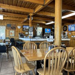 Marinia's Country Cafe