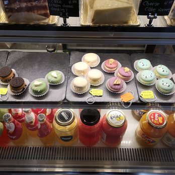 Dessert Cafe Momo - Desserts Near Me - Montreal, Quebec