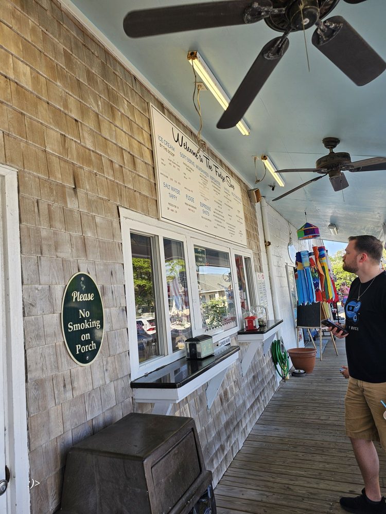 OCRACOKE FUDGE & ICE CREAM SHOP Updated September 2024 22 Photos