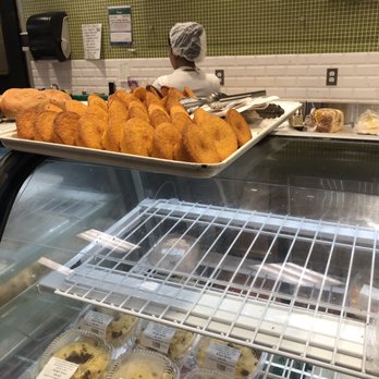Valerios Tropical Bakeshop - Desserts Near Me - Mississauga, Ontario