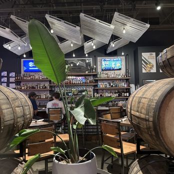 Cherry Street Brewpub at Halcyon - Brewpubs Near Me - Alpharetta, Georgia