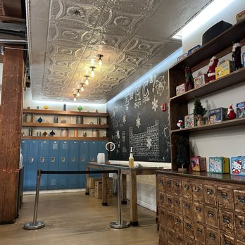 Molly's Cupcakes - Area next to cupcake counter - Cupcakes Near Me - Chicago, Illinois Molly's Cupcakes - Area next to cupcake counter - Cupcakes Near Me - Chicago, Illinois