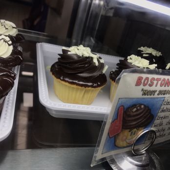 Molly's Cupcakes - Cupcakes Near Me - Chicago, Illinois Molly's Cupcakes - Cupcakes Near Me - Chicago, Illinois
