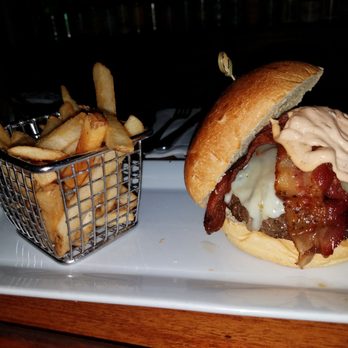 The Bronx Burger House - Burgers Near Me - Bronx, New York
