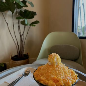 Heybings - mango paradise bingsoo - Desserts Near Me - Costa Mesa, California Heybings - mango paradise bingsoo - Desserts Near Me - Costa Mesa, California