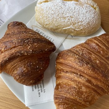 Pastarell - 2 croissants - Desserts Near Me - Montà, CN
