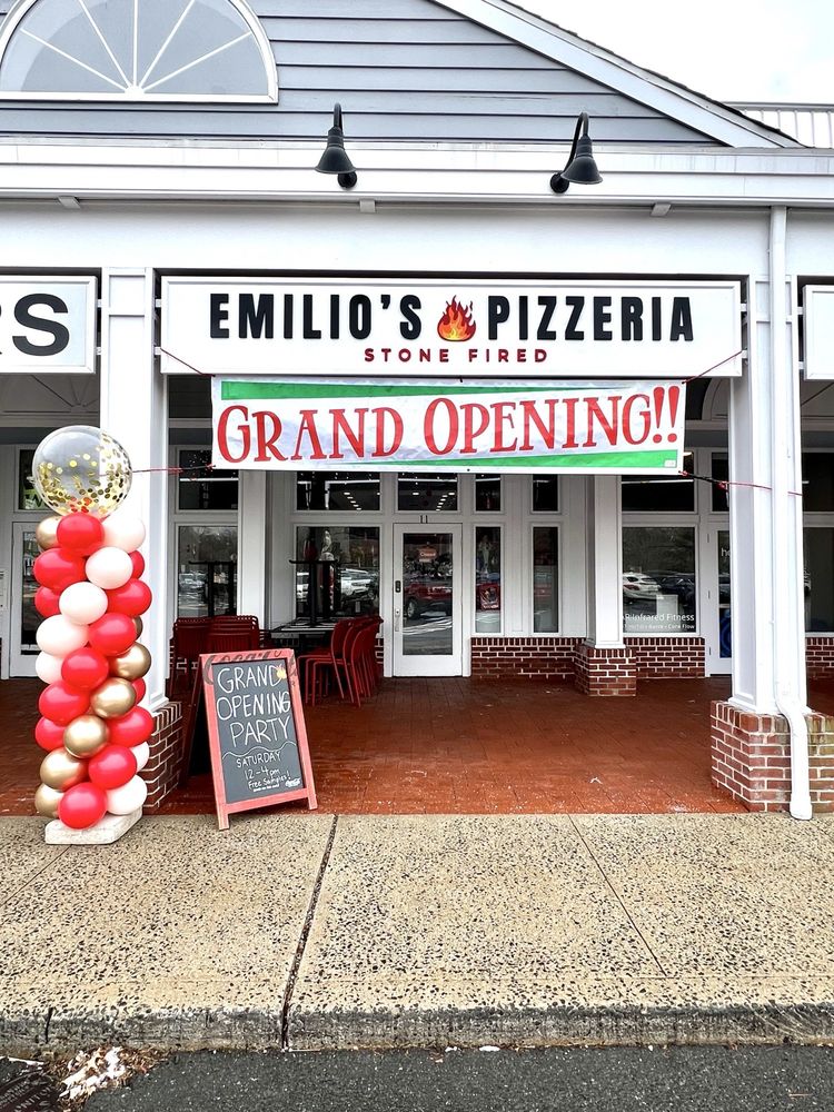 EMILIO’S STONE FIRED PIZZERIA - Updated May 2025 - 25 Old Kings Hwy N ...