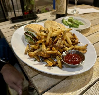 Central Bistro by null